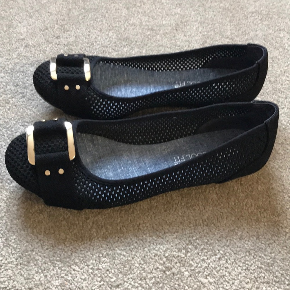 Dr. Scholl’s memory foam cool fit flats